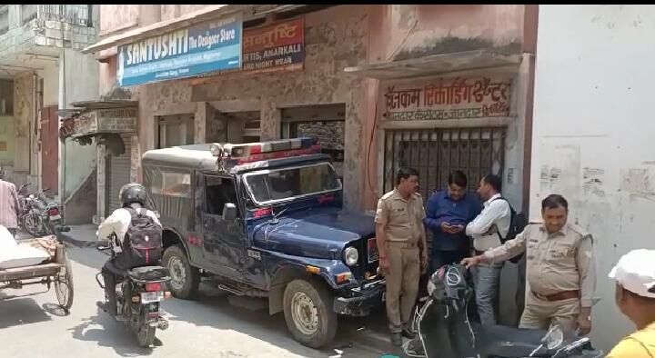इलेक्ट्रॉनिक कारोबारी के मकान और फैक्टरी पर सेल टैक्स का छापा-मचा हडकंप इलेक्ट्रॉनिक कारोबारी के मकान और फैक्टरी पर सेल टैक्स का छापा-मचा हडकंप