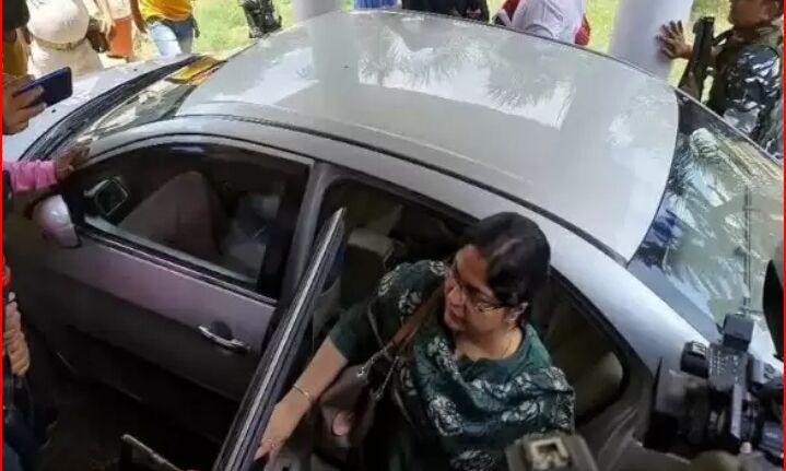 आय से अधिक संपत्ति मामला- ED ऑफिस पहुंची IAS पूजा सिंघल