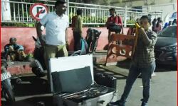 रेलवे स्टेशन पर धरा मिला विस्फोटकों से भरा बैग- मचा हड़कंप रेलवे स्टेशन पर धरा मिला विस्फोटकों से भरा बैग- मचा हड़कंप