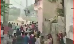 मुस्लिम समुदाय के दो पक्षों में जमकर चले ईंट पत्थर-आधा दर्जन गिरफ्तार मुस्लिम समुदाय के दो पक्षों में जमकर चले ईंट पत्थर-आधा दर्जन गिरफ्तार