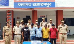 ATM कार्ड बदलकर लोगों को फटका लगाने वाले 5 गिरफ्तार ATM कार्ड बदलकर लोगों को फटका लगाने वाले 5 गिरफ्तार