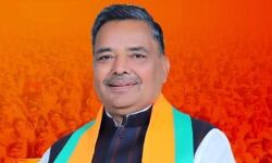 मिनिस्टर ने दिए अधिकारी को निलम्बित करने के आदेश मिनिस्टर ने दिए अधिकारी को निलम्बित करने के आदेश