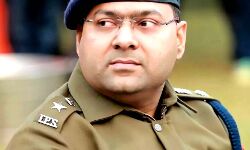 SSP ने एक दारोगा एवं तीन सिपाही किये निलंबित, एक के खिलाफ जांच SSP ने एक दारोगा एवं तीन सिपाही किये निलंबित, एक के खिलाफ जांच