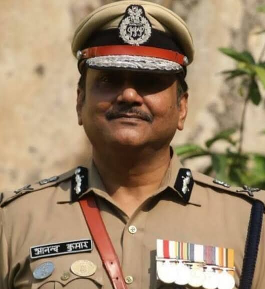 कौन होगा नया DGP - सीएम योगी की मंशा में फिट बैठते हैं IPS आनंद कुमार कौन होगा नया DGP - सीएम योगी की मंशा में फिट बैठते हैं IPS आनंद कुमार