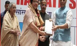 बदला जाएगा लखनऊ का नाम? रक्षा मंत्री के सामने रखी डिमांड