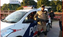 मंत्री के घर दिल्ली पुलिस का छापा-नहीं हाथ लगा रेप का आरोपी बेटा मंत्री के घर दिल्ली पुलिस का छापा-नहीं हाथ लगा रेप का आरोपी बेटा