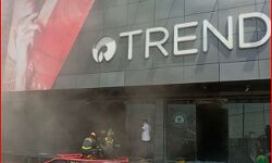 रिलायंस के ट्रेंडस शोरूम में लगी आग- मची अफरा तफरी- नुकसान की आशंका रिलायंस के ट्रेंडस शोरूम में लगी आग- मची अफरा तफरी- नुकसान की आशंका