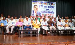 विधानसभा सचिव ने महिलाओ, समाजसेवियों और पत्रकारों को किया सम्मानित