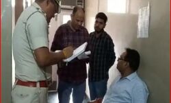ड्राइवर की हत्या करके लूटे 50 लाख- लुटेरों ने सिर में मारी गोली ड्राइवर की हत्या करके लूटे 50 लाख- लुटेरों ने सिर में मारी गोली
