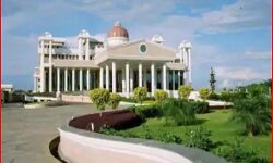 भाजपा नेताओं ने पांच सितारा होटल में दिखाई दबंगई- होटलकर्मी ने नौकरी छोड़ी भाजपा नेताओं ने पांच सितारा होटल में दिखाई दबंगई- होटलकर्मी ने नौकरी छोड़ी