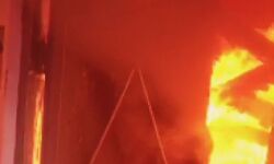 शक्कर कारखाने के गोदाम में लगी आग- सामान जलकर हुआ ख़ाक शक्कर कारखाने के गोदाम में लगी आग- सामान जलकर हुआ ख़ाक