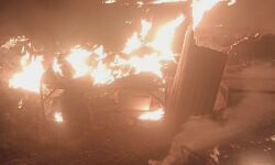 बाडे में आग लगने से बकरियों को बचाते पिता-पुत्र की जलकर मौत बाडे में आग लगने से बकरियों को बचाते पिता-पुत्र की जलकर मौत