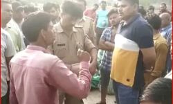 गैंगस्टर ने जमीन विवाद में चढ़ाई कार- परिजन बोले गैंगस्टर के घर चले बुलडोजर