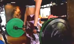 अभिनेत्री ने शेयर किया वर्कआउट वीडियो अभिनेत्री ने शेयर किया वर्कआउट वीडियो