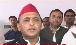 कहीं भी रख दो पत्थर, लो बन गया मंदिर वाले बयान पर घिरे अखिलेश कहीं भी रख दो पत्थर, लो बन गया मंदिर वाले बयान पर घिरे अखिलेश