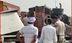 यमदूत बनकर दौड़ रहे ट्रक ने 18 कुचले- 3 की मौके पर मौत यमदूत बनकर दौड़ रहे ट्रक ने 18 कुचले- 3 की मौके पर मौत