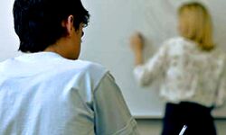 छात्र को दिल दे बैठी मैडम-दसवीं के विद्यार्थी के साथ हुई फरार