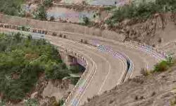 सुरंग में फंसे 10 मजदूर, एक शव बरामद: अधिकारी सुरंग में फंसे 10 मजदूर, एक शव बरामद: अधिकारी