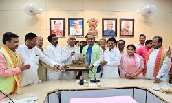 मंत्री कपिल देव ने विधायकों संग किया लोकसभा अध्यक्ष ओम बिरला का स्वागत मंत्री कपिल देव ने विधायकों संग किया लोकसभा अध्यक्ष ओम बिरला का स्वागत