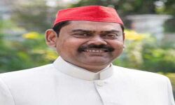 अखिलेश की जगह सर्वदलीय बैठक में भाग लेने पहुंचे यह विधायक