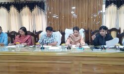 DM ने कार्य योजना की समीक्षा कर दिये अफसरों को निर्देश DM ने कार्य योजना की समीक्षा कर दिये अफसरों को निर्देश