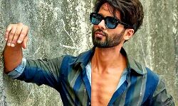 शाहिद कपूर ने यूरोप ट्रिप से सोशल मीडिया पर वीडियो शेयर की शाहिद कपूर ने यूरोप ट्रिप से सोशल मीडिया पर वीडियो शेयर की