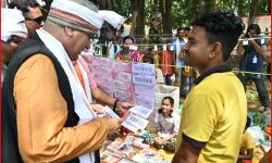 CM काका ने काकी के लिए हॉट बाजार से खरीदी मेहंदी और बिंदिया