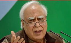 कपिल सिब्बल की बल्ले बल्ले- पहुंचे सपा दफ्तर- करेंगे नामांकन कपिल सिब्बल की बल्ले बल्ले- पहुंचे सपा दफ्तर- करेंगे नामांकन