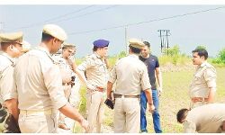 ऑपरेशन क्लीन - पुलिस मुठभेड़ में बदमाश हुआ लंगड़ा - सिपाही घायल