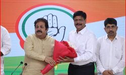 UP में बसपा को फिर लगा झटका- पूर्व मंत्री ने थामा कांग्रेस का हाथ UP में बसपा को फिर लगा झटका- पूर्व मंत्री ने थामा कांग्रेस का हाथ