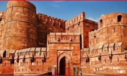 अब आगरा लालकिले में ठाकुर जी की मूर्ति दबी होने का दावा- दाखिल की याचिका