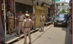 गैंगस्टर कबाड़ी की करोड़ों की कोठी कुर्क-लूट के वाहन काट बनाई थी कोठी