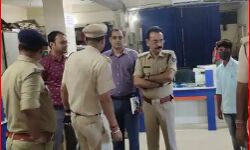 बैंक में पड़ा डाका-37 लाख नकद 15 लाख का सोना लूट ले गए बदमाश बैंक में पड़ा डाका-37 लाख नकद 15 लाख का सोना लूट ले गए बदमाश