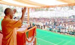 उप्र व उत्तराखंड के बीच कोई विवाद नहीं: योगी उप्र व उत्तराखंड के बीच कोई विवाद नहीं: योगी