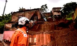 भारी बारिश- भूस्खलन से 37 लोगों की मौत भारी बारिश- भूस्खलन से 37 लोगों की मौत