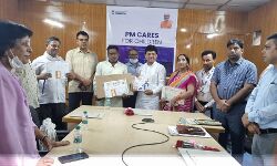 PM का वर्चुअल संबोधन- मंत्री कपिलदेव ने सौंपे अनाथ बच्चों को दस्तावेज