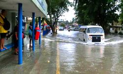 भारी बारिश, भूस्खलन से 91 लोगों की मौत भारी बारिश, भूस्खलन से 91 लोगों की मौत