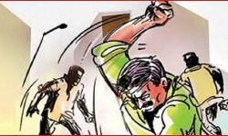 मुखबिरी के शक में वाहन कटान कबाड़ी ने किराना कारोबारी को पीटा