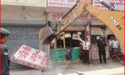 चला अतिक्रमण हटाओ अभियान- 7 दुकानदारों का सामान जब्त-2 पर जुर्माना चला अतिक्रमण हटाओ अभियान- 7 दुकानदारों का सामान जब्त-2 पर जुर्माना