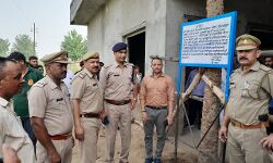 चला योगी का डंडा- मुजफ्फरनगर में माफिया जमशेद की 35 लाख की संपत्ति जब्त चला योगी का डंडा- मुजफ्फरनगर में माफिया जमशेद की 35 लाख की संपत्ति जब्त