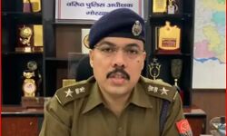 कोल्ड ड्रिंक के पैसे मांगने पर पिटाई- दारोगा एवं 4 सिपाही सस्पेंड कोल्ड ड्रिंक के पैसे मांगने पर पिटाई- दारोगा एवं 4 सिपाही सस्पेंड