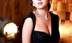 बॉलीवुड में डेब्यू करेंगी तेजस्वी प्रकाश!