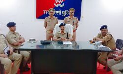 पुलिस के हाथ लगी बड़ी सफलता- आरोपियों को दबोचकर पकड़ा 6 करोड़ का गांजा पुलिस के हाथ लगी बड़ी सफलता- आरोपियों को दबोचकर पकड़ा 6 करोड़ का गांजा