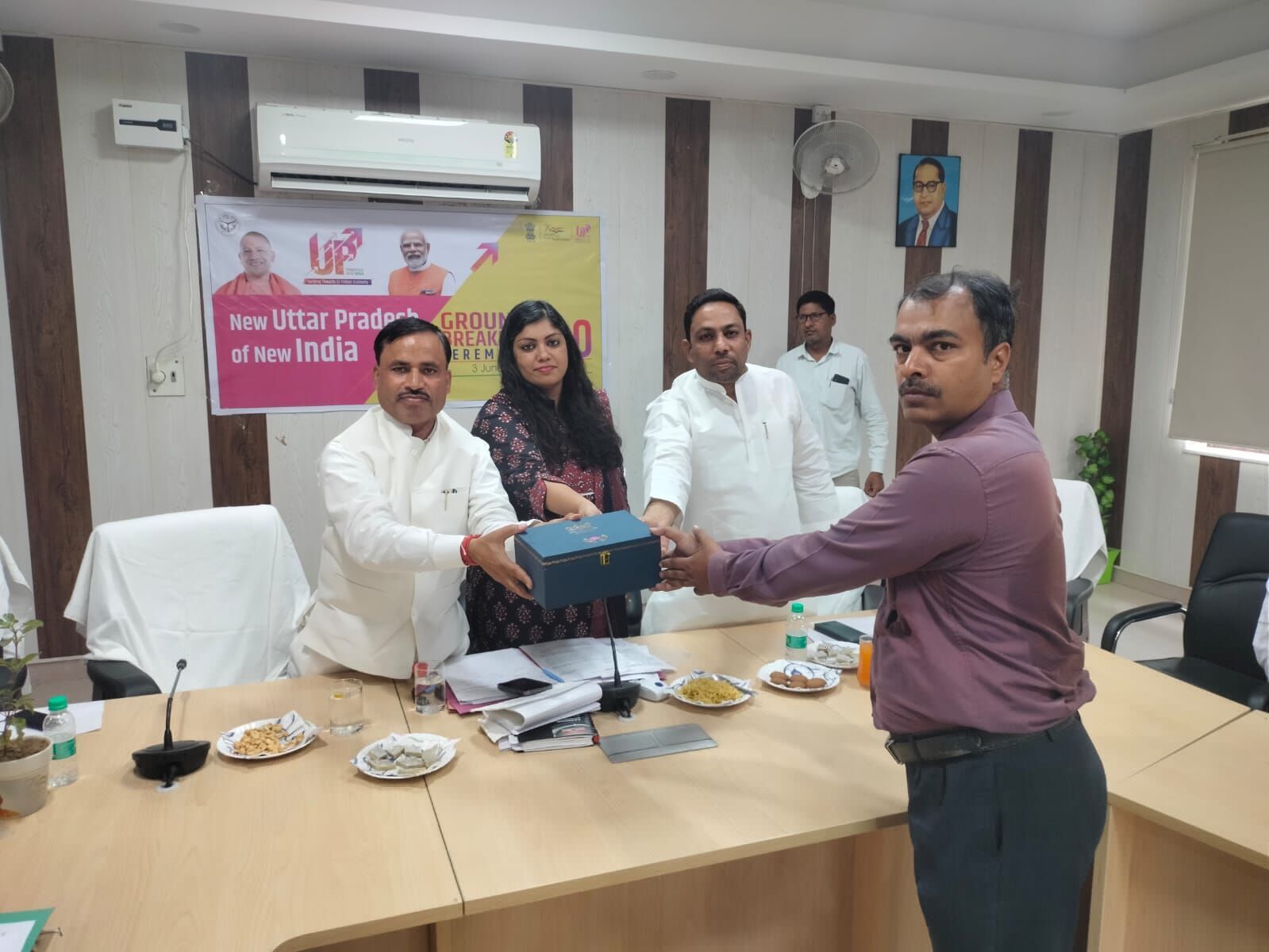 PM की ग्राउंड सेरेमनी में हापुड़ के उद्यमियों की भी भागीदारी- किया निवेश PM की ग्राउंड सेरेमनी में हापुड़ के उद्यमियों की भी भागीदारी- किया निवेश