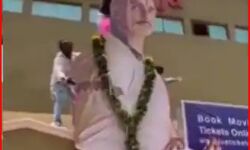 सोनू सूद को दूध से नहलाया- पहनाई मालाएं, माना मसीहा सोनू सूद को दूध से नहलाया- पहनाई मालाएं, माना मसीहा