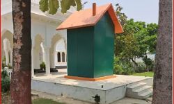 नही भाये लोहिया-योगी के मंत्री ने प्लाईवुड से पैक करा दी लोहिया की मूर्ति