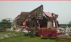 चला बाबा का बुलडोजर- जमींदोज किए गए 50 से ज्यादा फार्म हाउस चला बाबा का बुलडोजर- जमींदोज किए गए 50 से ज्यादा फार्म हाउस