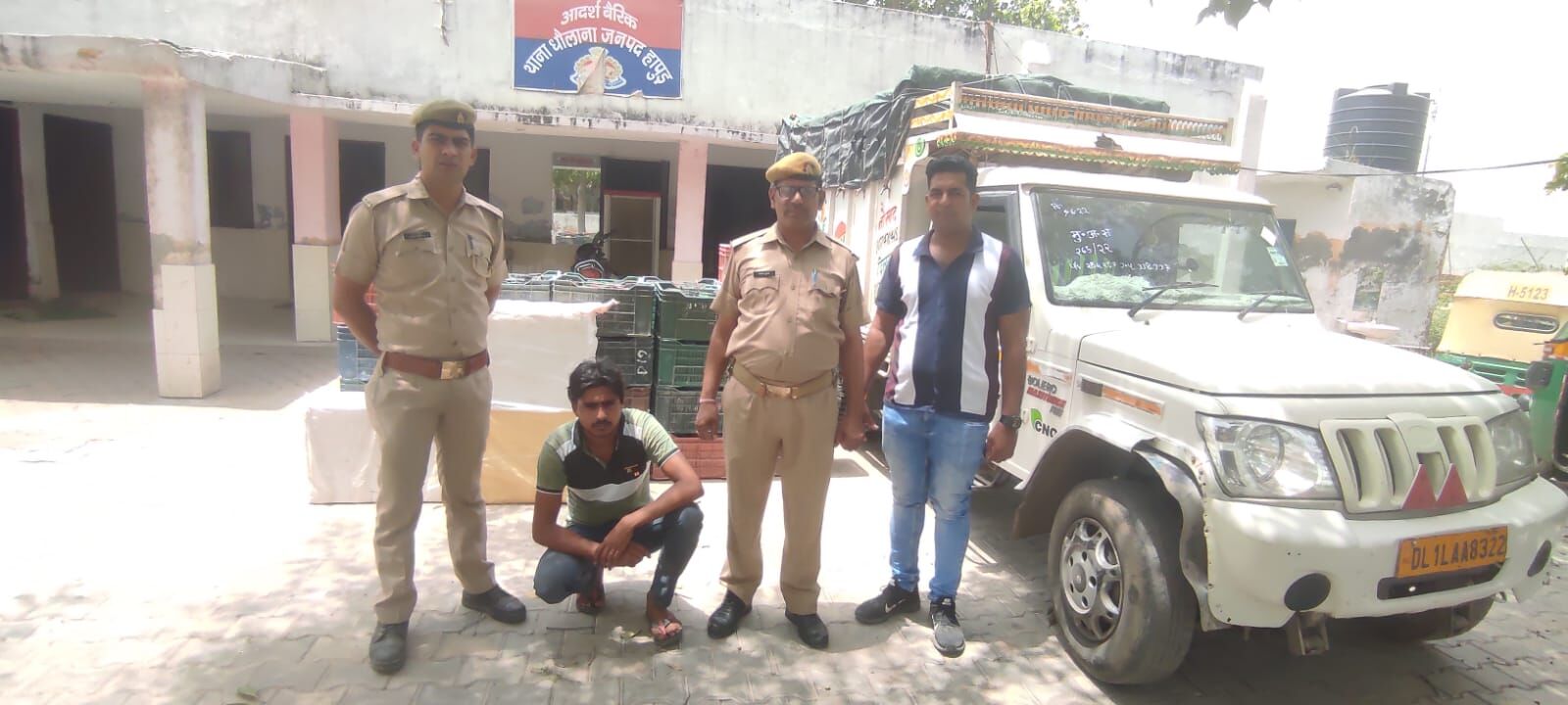 हादसे के बाद भी नहीं आई अकल-अवैध फैक्ट्री में बना माल बरामद हादसे के बाद भी नहीं आई अकल-अवैध फैक्ट्री में बना माल बरामद