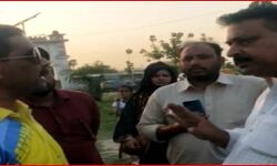 बुर्कानशीं महिलाओं के घूमने को लेकर हुआ बवाल- क्रीडा अधिकारी से नोकझोंक बुर्कानशीं महिलाओं के घूमने को लेकर हुआ बवाल- क्रीडा अधिकारी से नोकझोंक