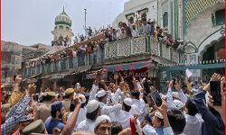 नमाज के बाद सहारनपुर में विरोध जुलूस में नारेबाजी-सभी खदेडे